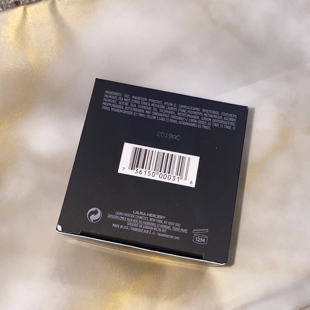 Laura Mercier - Picture 3 of 3